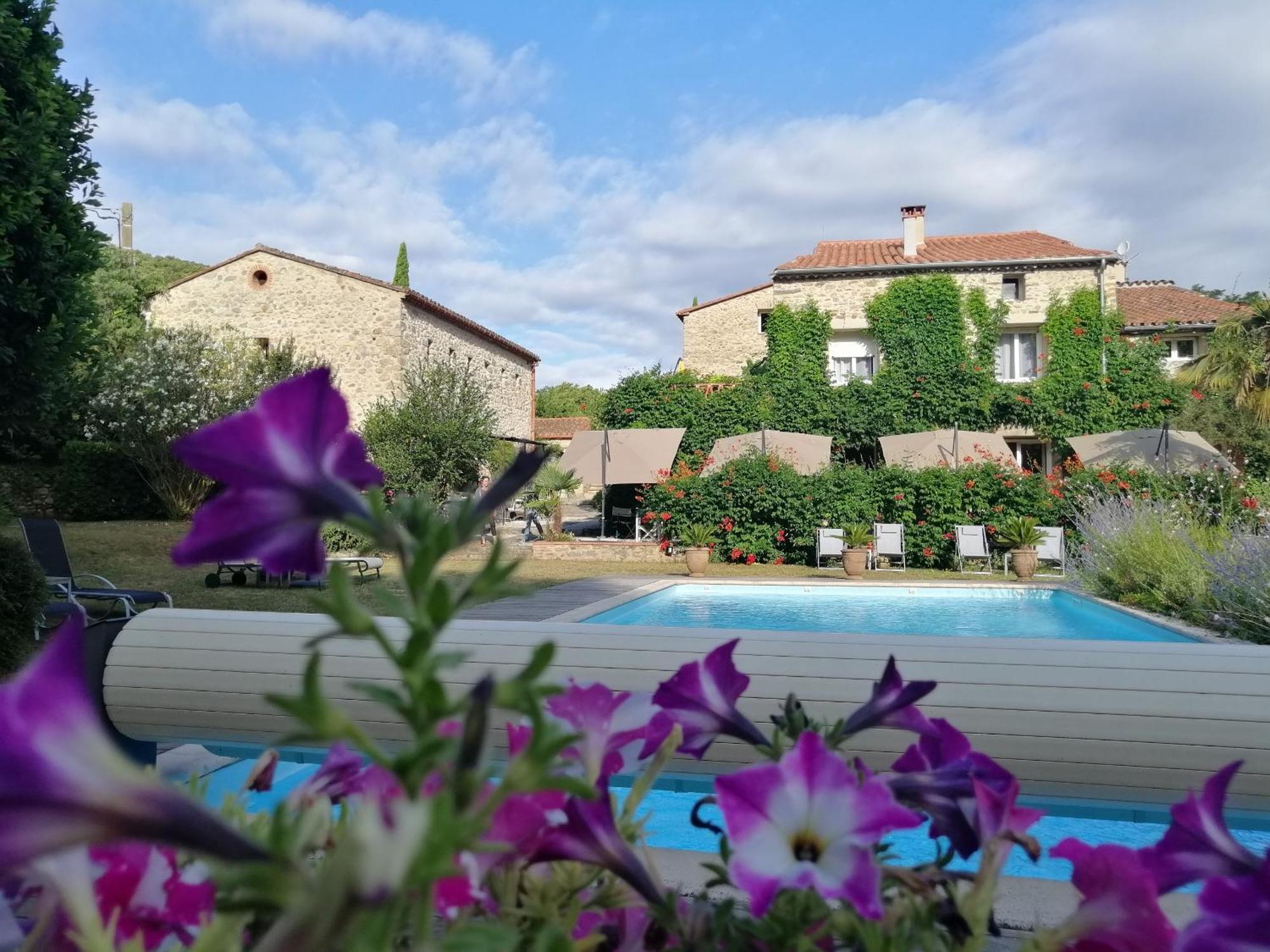 Hotel Le Mas Trilles Сере Экстерьер фото